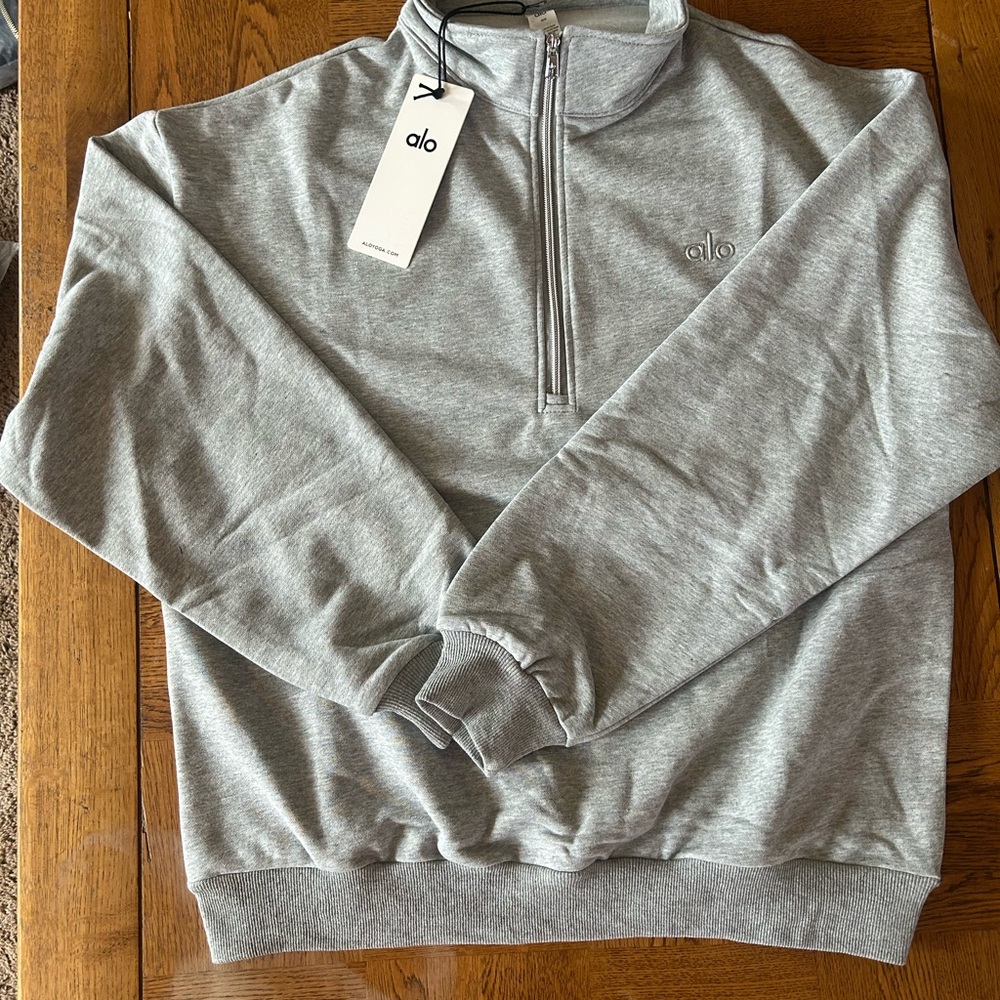 ALO Yoga Men’s Light Gray Half-Zip Pullover